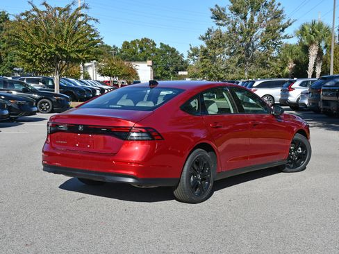 New 2025 Honda Accord SE image 2