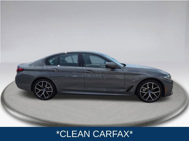 Used 2022 BMW 530e w/ Premium Package RWD image 5
