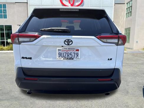 Used 2022 Toyota Prius Prime LE FWD image 6