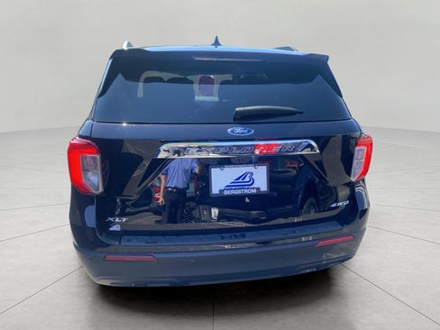 Used 2024 Ford Explorer XLT AWD/4WD image 5