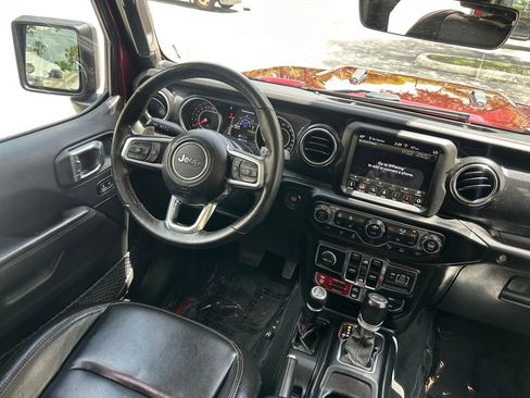 Used 2022 Jeep Wrangler Unlimited Rubicon w/ Trailer Tow Package AWD/4WD image 9