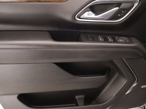 Used 2023 Chevrolet Tahoe Premier AWD/4WD image 17