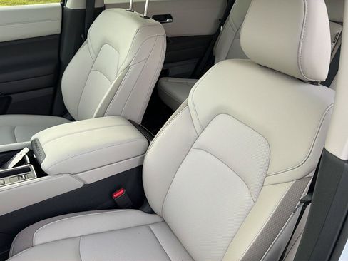 New 2026 Nissan Pathfinder SL FWD image 29