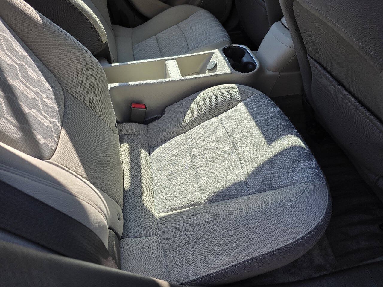 Used 2013 Chevrolet Volt w/ Enhanced Safety Package 2 FWD image 25