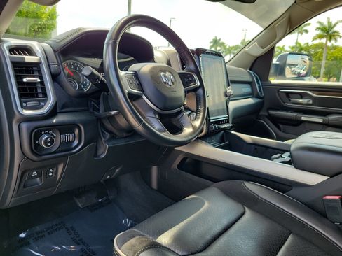 Used 2022 RAM 1500 Laramie AWD/4WD image 9