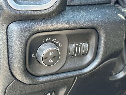 Used 2020 RAM 1500 Laramie AWD/4WD image 18