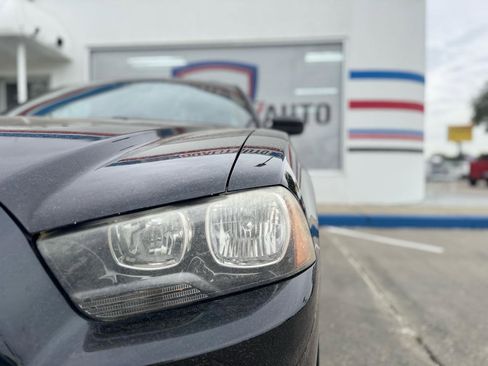 Used 2013 Dodge Charger SE image 13