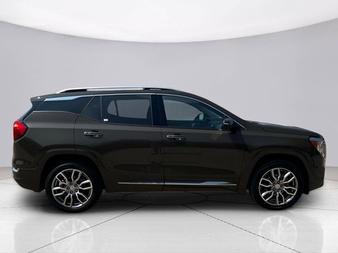 Used 2023 GMC Terrain Denali image 5