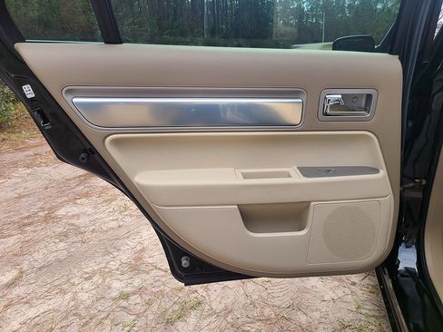 Used 2007 Lincoln MKZ image 27