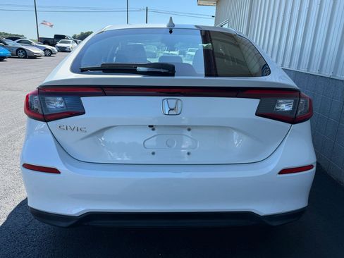 Used 2022 Honda Civic LX image 5
