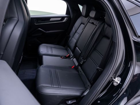 New 2026 Porsche Cayenne S image 19