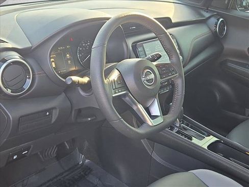 Used 2024 Nissan Kicks SR w/ SR Premium Package FWD image 10