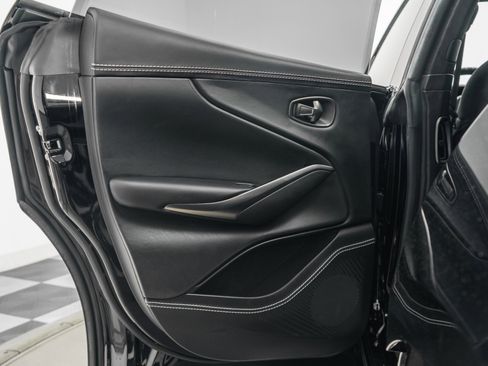 Used 2021 Aston Martin DBX AWD/4WD image 37
