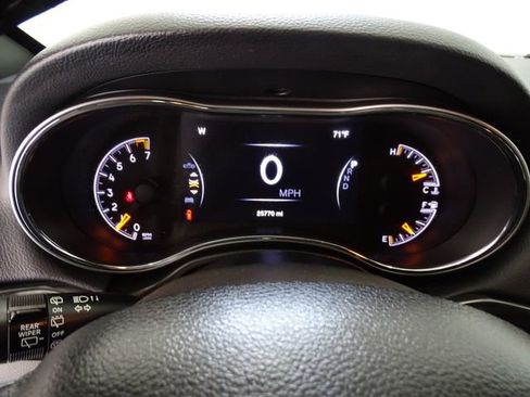 Certified 2022 Jeep Grand Cherokee Laredo X AWD/4WD image 16
