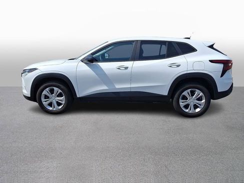 Used 2025 Chevrolet Trax LS FWD image 7