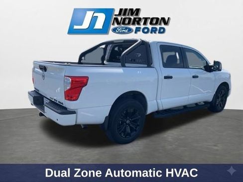 Used 2024 Nissan Titan SV AWD/4WD image 9