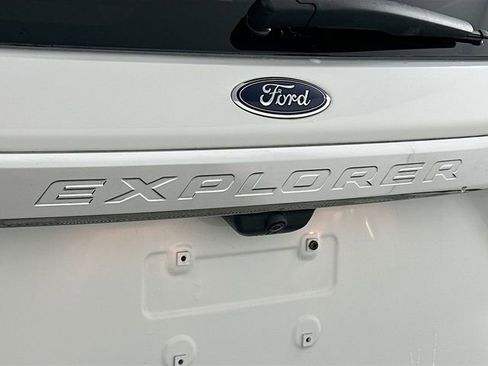 Used 2024 Ford Explorer XLT w/ Equipment Group 202A image 29