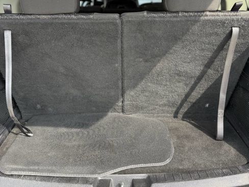 Used 2018 Dodge Journey SXT image 17