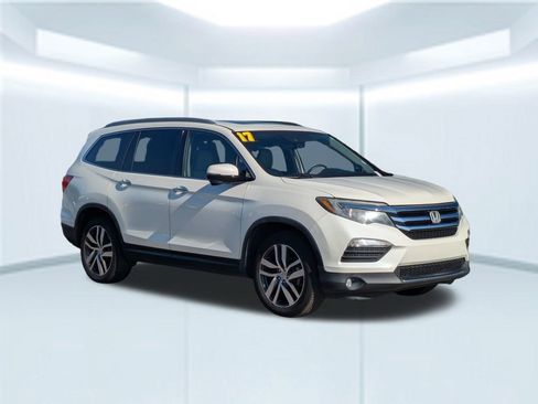 Used 2017 Honda Pilot Touring image 8