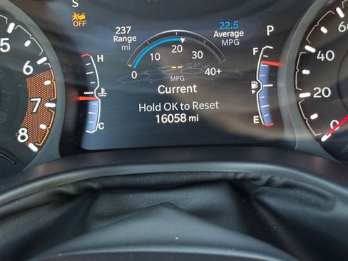 Used 2025 Jeep Compass Trailhawk w/ Trailer Tow Group image 40