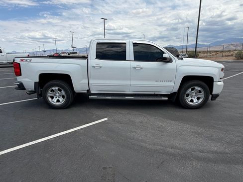 Used 2018 Chevrolet Silverado 1500 LT w/ All Star Edition AWD/4WD image 2