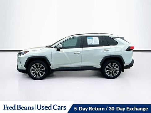 Used 2021 Toyota RAV4 XLE Premium AWD/4WD image 5