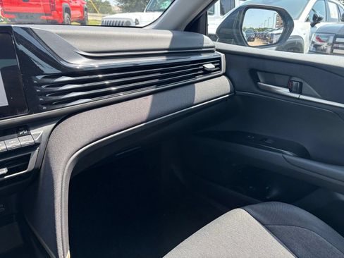 Used 2026 Toyota Camry LE FWD image 34