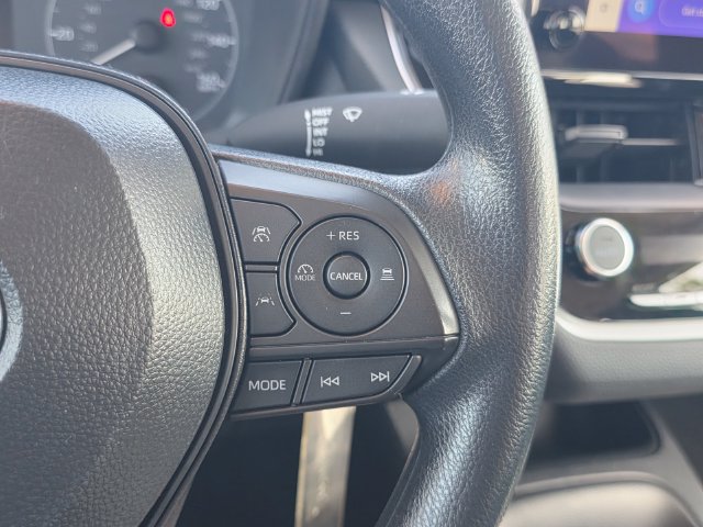 Used 2025 Toyota Corolla LE FWD image 28