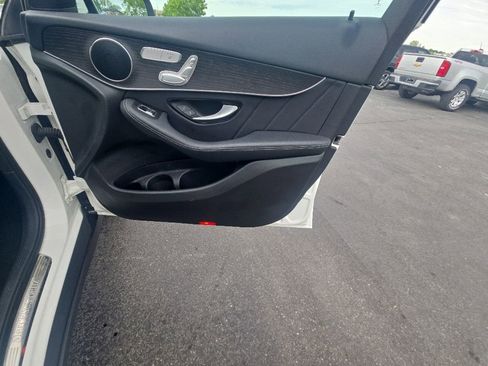 Used 2022 Mercedes-Benz GLC 300 4MATIC image 32