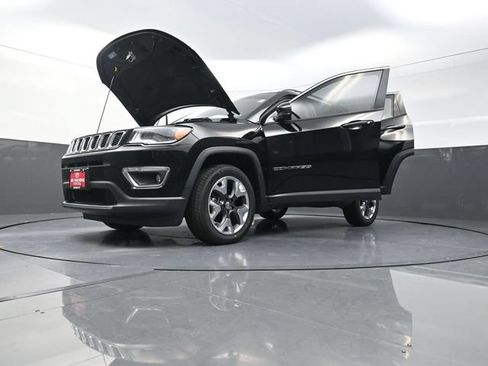 Used 2018 Jeep Compass Limited w/ Navigation Group AWD/4WD image 40