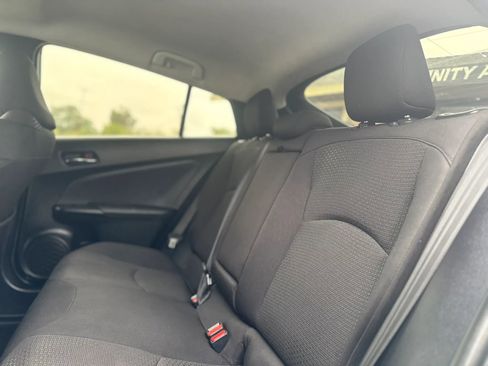 Used 2020 Toyota Prius LE AWD/4WD image 19