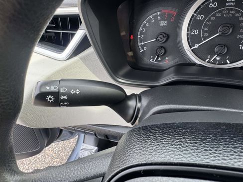 Used 2020 Toyota Corolla LE FWD image 29