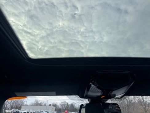 Certified 2022 BMW 330i xDrive Sedan w/ M Sport Package image 17