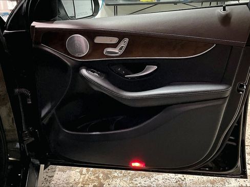 Used 2018 Mercedes-Benz GLC 300 4MATIC image 22