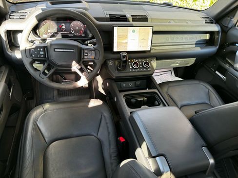 Used 2024 Land Rover Defender 110 V8 image 21