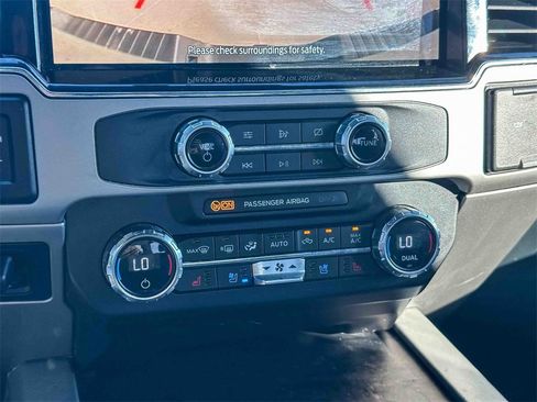 Used 2022 Ford F250 Lariat w/ Chrome Package image 32