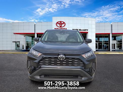 Used 2022 Toyota RAV4 LE AWD/4WD image 8