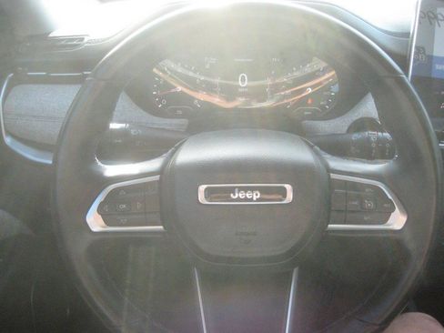 Used 2022 Jeep Compass Latitude w/ Convenience Group AWD/4WD image 10