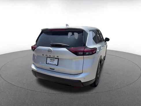 Used 2025 Nissan Rogue SV FWD image 15
