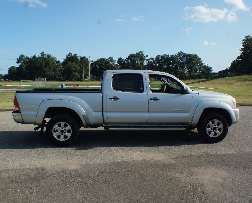 Used 2005 Toyota Tacoma PreRunner w/ SR5 Pkg #3 RWD image 13
