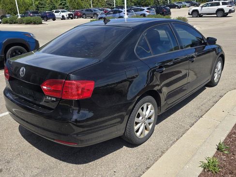 Used 2012 Volkswagen Jetta SE FWD image 18