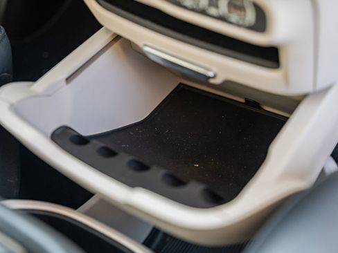 Used 2024 Chrysler Pacifica Touring-L image 13