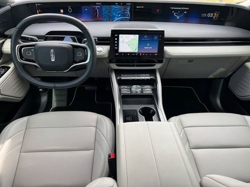 New 2026 Lincoln Nautilus Premier image 18