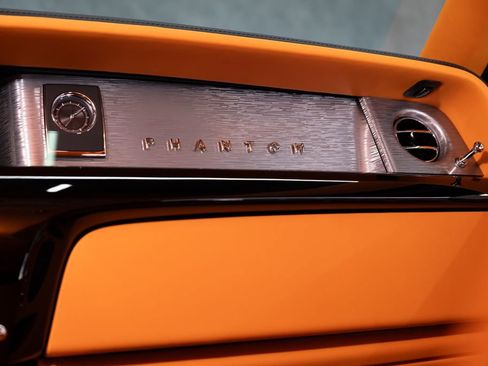 Used 2026 Rolls-Royce Phantom Sedan RWD image 46