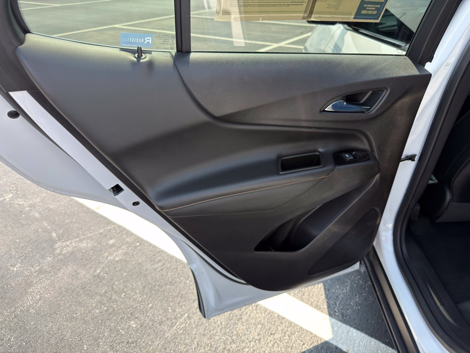 Used 2024 Chevrolet Equinox Premier FWD image 29