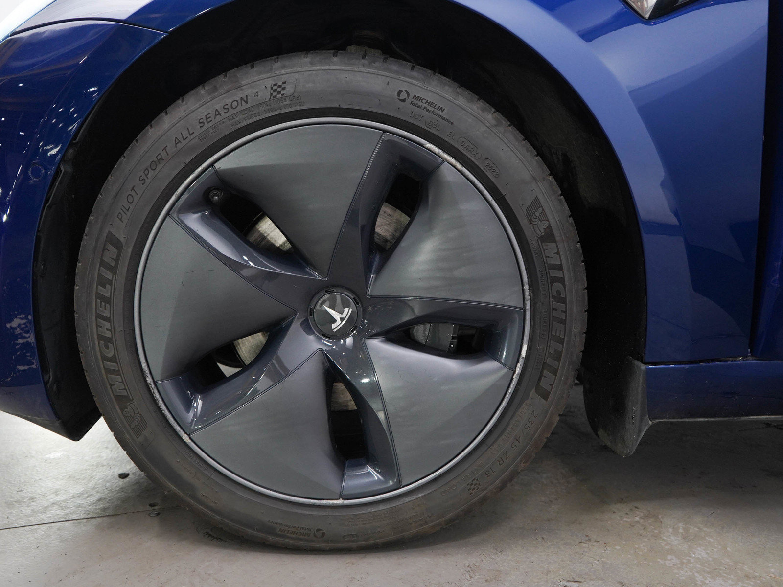 Used 2020 Tesla Model 3 Standard Range RWD image 26