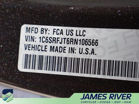 Used 2024 RAM 1500 Laramie AWD/4WD image 39