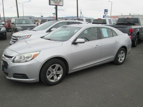 Used 2016 Chevrolet Malibu LT FWD image 1