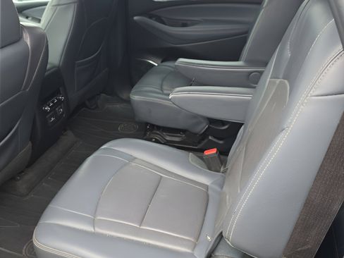 Used 2019 Buick Enclave Essence AWD/4WD image 13