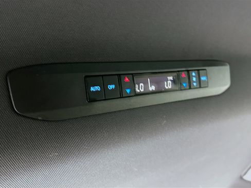 Used 2021 Toyota Sienna XLE image 27